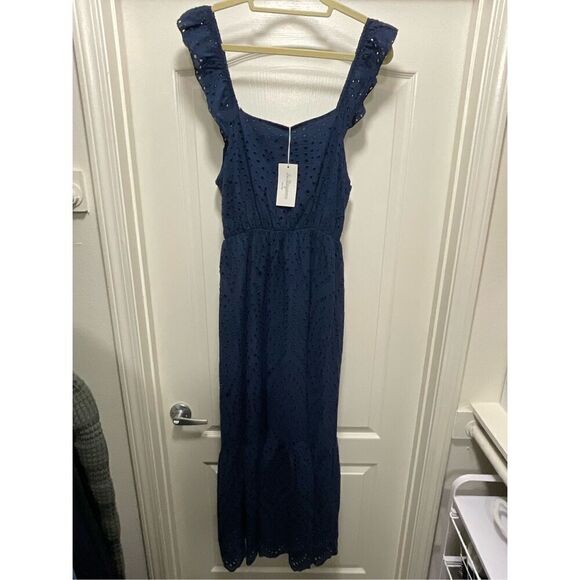 NWT Le Ragazze Navy Eyelet Dress (Size L)